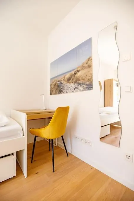 Top 80 Sqm Flat With Terrace And 15Min To Fair And 5Min To Old Town Düsseldorf 0*,  Německo